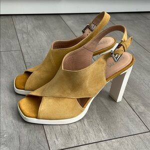 GEOX RESPIRA NWOT Jenieve Yellow Slingback Suede Sandals, Size 38/8